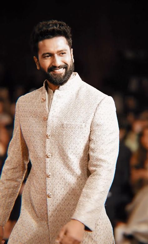 Vicky Kaushal, Medical Anatomy, Love Me Forever, Traditional Dresses, Anatomy, Gentleman, Medical, Wallpapers, Actors