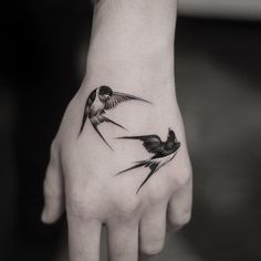 Tattoo Designs On Hand, Bird Hand Tattoo, Swallow Tattoo Design, Swallow Bird Tattoos, Small Bird Tattoos, Feather With Birds Tattoo, Tattoo Diy, Bird Tattoo Wrist, Small Bird Tattoo