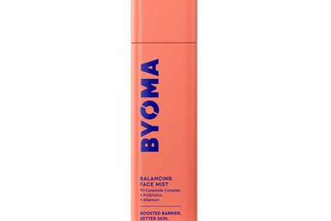 What makes Byoma Balancing Face Mist stand out is its ability to address a variety of skin concerns while offering a soothing sensory experience. Whether you’re dealing with oiliness, dryness, or simply want to maintain a healthy complexion throughout the day, this mist is your go-to solution.