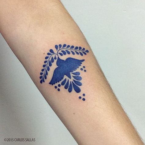 Talavera pigeon tattoo Talavera Tattoo, Tattoo Ideas Leg, Swedish Tattoo, Pigeon Tattoo, Trendy Tattoo Ideas, Botanical Tattoos, Polish Tattoos, Cuff Tattoo, Mexican Tattoo