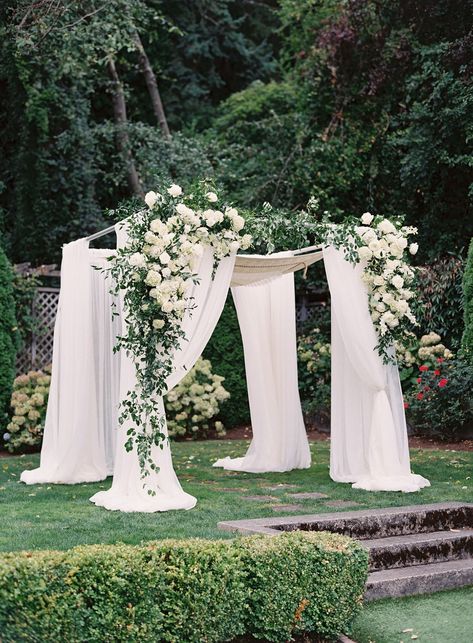 All white chuppah with white florals for the ceremony at an Admiral's House wedding from Seattle wedding photographer Jacqueline Benét Photography. Simple Chuppah Ideas, Chuppah Florals, Chuppah Diy, Minimalist Chuppah Flowers, Simple Floral Chuppah, Latino Wedding, White Chuppah, Chuppah Greenery White Flowers, White Floral Chuppah