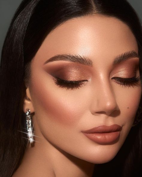 Peach And Brown Makeup, Brown Makeup Looks, Bronze Makeup Look, Bronze Eye Makeup, Classy Makeup, Wedding Eye Makeup, Wedding Makeup For Brown Eyes, Eye Makeup Styles, Bronze Makeup