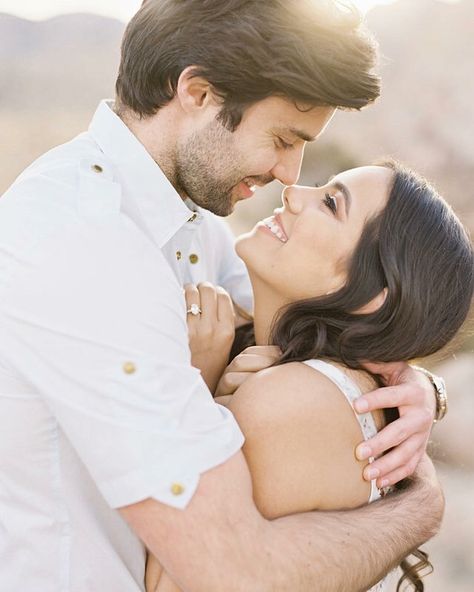 Engagement Sunset Couple Photography, Hug Pose, Hipster Outfits Men, Beautiful Paintings Of Nature, Sweet Hug, Bunny Images, Honeymoon Photos, Wedding Couple Poses Photography, Wedding Couple Poses