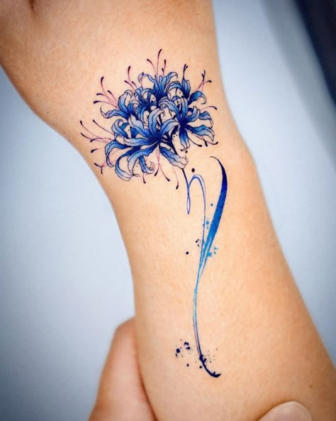 99 Tattoo, Blue Flower Tattoos, Lillies Tattoo, Lily Tattoo Design, Lily Flower Tattoos, One Piece Tattoos, Blue Tattoo, Lily Tattoo, Tattoo Style Drawings