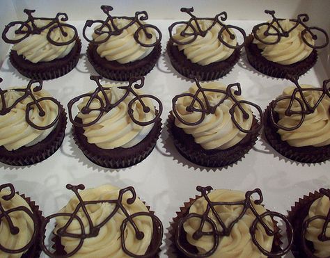 Bicycle birthday cupcakes Bicycle Birthday Parties, Cycling Cake, Bicycle Birthday, Bicycle Party, Bicycle Cake, Bike Cake, Bike Cakes, Bike Party, Bike Birthday