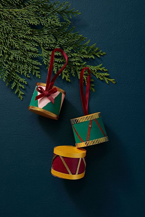 homemade christmas ornaments, toy drums Best Christmas Crafts, Drum Ornament, Toy Drum, Diy Christmas Decorations For Home, Vintage Christmas Crafts, Easy Holidays Crafts, Christmas Crafts For Adults, Christmas Crafts For Kids To Make, Homemade Ornaments