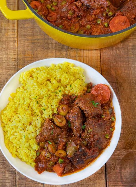 Spanish Beef Stew Recipe - Dinner, then Dessert Spanish Beef Stew, Spanish Stew, Beef Stew Stove Top, Sofrito Recipe, Beef And Potato Stew, Dinner Then Dessert, Potato Stew, Macaroni Cheese Recipes, Veal Recipes