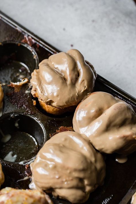 Maple Glazed Cinnamon Butterflake Rolls are the easiest way to make a pretty dinner roll for guests and it tastes like a mix between a #cinnamonroll and a homemade #maple bar #donut! ohsweetbasil.com Maple Bar Donut, Butterflake Rolls, Glazed Cinnamon Rolls, Yummy Pastries, Pretty Dinner, Rolls Dinner, Rhodes Rolls, Frozen Dinner Rolls, Frozen Dinner