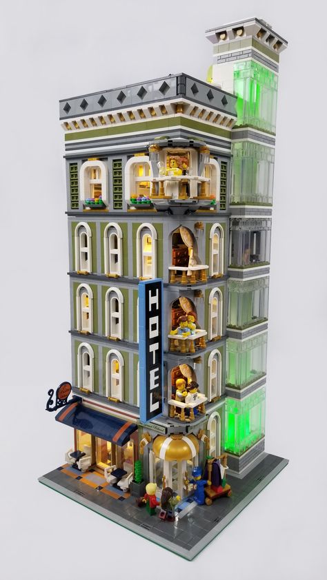 The Grand Billund Hotel | Will | Flickr Lego Hacks, Lego Hotel, Lego House Ideas, Lego Village, Large Building, Lego Furniture, Lego Boards, Lego Modular, Amazing Lego Creations