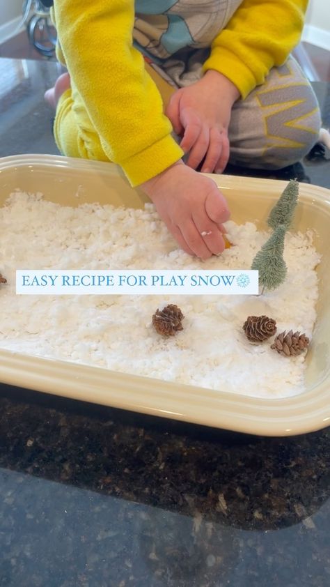 Pretend Snow, Winter Sensory Play, Winter Sensory, Play Snow, Winter Crafts Preschool, Two Ingredient, Fake Snow, Oil Mix, Animal Toys