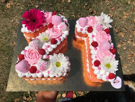 21 Number Cake Pink, Letter Cakes Ideas Happy Birthday, Pink 21 Birthday Cake, 21st Birthday Cake Numbers, 21st Birthday Cake With Strawberries, Number 21 Birthday Cake, 21 Number Cake, Classy 21st Birthday Cake, Classy 21st Birthday