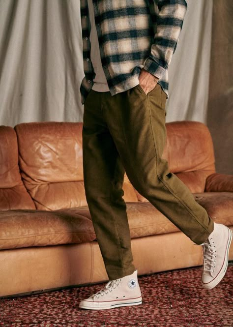 Converse All Star Outfit, Trousers Outfit Men, Corduroy Pants Outfit, Guys Grooming, Converse Outfit, Corduroy Pants Men, Color Combos Outfit, Pants Outfit Men, Big Men Fashion