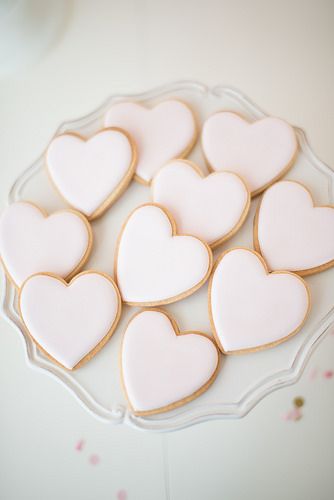 Pastel Pink Heart Cookies // Photo by Christie Graham Photography Pink Heart Cookies, Baking Chocolate Recipes, Pastel Pink Heart, Baking Soda Shampoo Recipe, Baking Photography, Heart Sugar Cookie, Pink Cookies, White Cookie, Heart Shaped Cookies