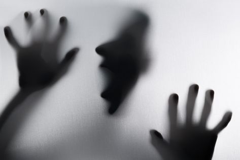 Shadow Hands Creepy, Creepy Hand Reaching Out, Scary Shadow Aesthetic, Scary Hands, Black Figure Scary, Creepy Hands, Hand Gif, Spooky Pictures, Creepy Hand