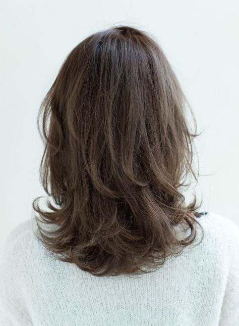 Big Medium Length Hair, Korean Perm Shoulder Length, Wavy Short Layered Hair, Wavy Hair Medium Length Haircuts, Wolf Cut From The Back, Wolf Cut Round Face, Wolf Cut 360, Layered Bob Cut, Vacation Hairstyles