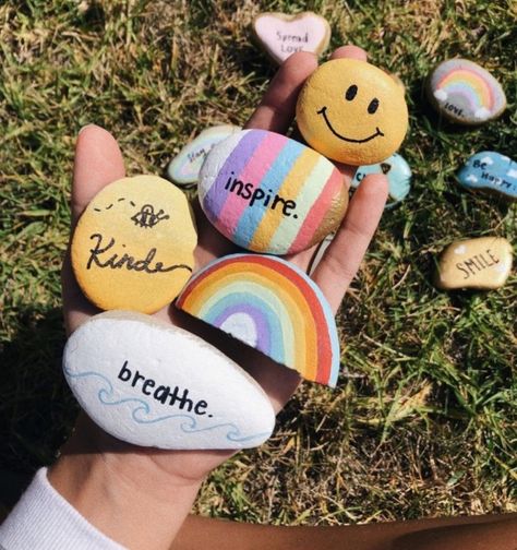 sweet-and-salty-vibes Beach Selfie, Painted Rocks Craft, Painted Rocks Diy, Rock Painting Ideas Easy, Rock Painting Designs, Rock Painting Art, Fun Diy Crafts, Rock Crafts, Painting Art Projects