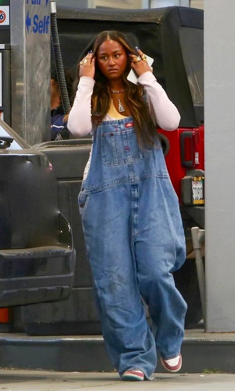 Dickies Overalls Outfit, Dickies Outfit, Dickies Overalls, Baggy Overalls, Less Social Media, Street Style Outfits Casual, Crush It, Overalls Outfit, Outfit Formulas