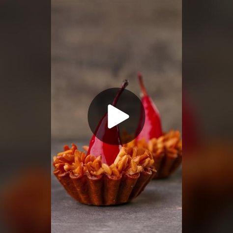 Pear Tartlets, Chocolate Cream Tart, Elegant Decorations, Coconut Tart, Tartlets Recipe, Pear Tart, Caramel Tart, Red Pear, Raspberry Syrup