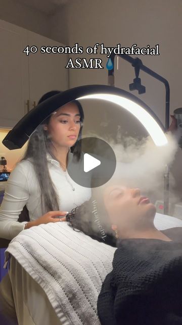 Rema Fawaz | Licensed Medical Esthetician on Instagram: "Exfoliate, Extract and Hydrate all in 1  #hydrafacial #esthetician #asmr" Extractions Facial Videos, Small Esthetician Room Ideas, Esthetician Student, Facial Extractions, Solo Esthetician, Medical Esthetician, Medical Aesthetician, Esthetician Room, Hydra Facial