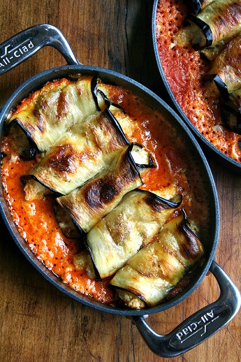 cooked involtini Eggplant Involtini, Holiday Sides, Eggplant Recipes, Idee Pasto Sano, Veggie Dishes, Vegetarian Dishes, Meal Ideas, Veggie Recipes, I Love Food