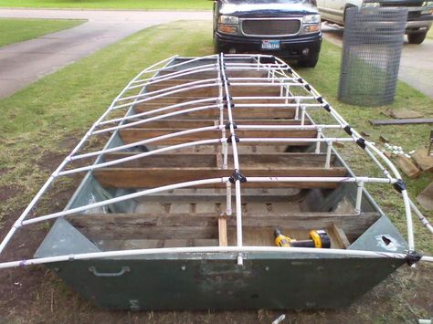 Follow Up to post about converting jonboat to duck blind - PICTURES - 2CoolFishing Jon Boat Duck Blind, Duck Blinds, Duck Hunting Blinds, Duck Blind Plans, Diy Hunting, Boat Blinds, Duck Hunting Boat, Duck Boat Blind, Blind Ideas