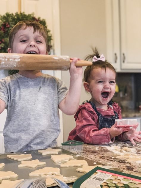 Kids Baking Photoshoot, Butter Cookie Cutout Recipe, Kids Baking Cookies, Cookie Photoshoot, Children Cooking, Baking Christmas Cookies, Kids Baking, Cutout Cookies, Christmas Cookie Recipes