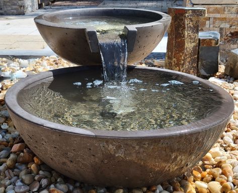 TessaRai SPILLWAY & BASIN KIT: Quality water features in ROUND or SQUARE designs. Complete kit with 9 colors, pump, and fittings. Perfect for outdoor elegance. Backyard Refresh, Backyard Water Fountains, Patio Water Feature, Large Ceramic Planters, Fountain Ideas, Modern Fountain, Lawn Alternatives, Outdoor Fountains, Diy Garden Fountains