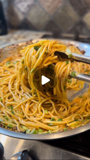 Chili Crisp Oil, Peanut Pasta, Apple Crisp Bars Recipe, Fasta Pasta, Bean Pasta Recipes, Butter Sauce For Pasta, Garlic Butter Pasta, Chili Crisp, Pasta Noodle Recipe