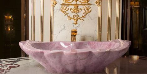 Apparently Rose Quartz Bathtubs Are a Thing and They Cost 5x the Average Person's Home  ||  If only... https://www.housebeautiful.com/room-decorating/bathrooms/a27257879/baldi-rock-crystal-bathtubs/ Rose Quartz Bathtub, Quartz Tub, Quartz Bathtub, Crystal Bathtub, Bathtub Ideas, Quartz Bathroom, Earth Changes, Quartz Sink, Drop In Tub