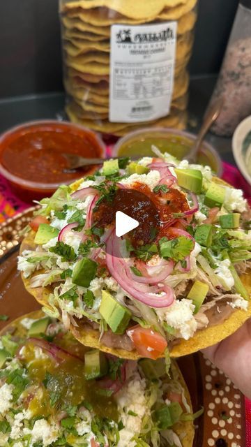 Karen 🙋🏻‍♀️ on Instagram: "Una idea rápida, sencilla pero deliciosa: Tostadas de Pollo con todos los ingredientes de @vallarta.supermarkets   ¿Qué más le pondrías a tus tostadas?  #vallartasupermarkets #tostadas #tostadasmexicanas #cocina #foodie #foodideas #ideasdecomida #comida #chickentostadas #recetas" Tostada Recipes, Chicken Tostadas, Chicken Salad Recipe, Chicken Salad Recipes, Chicken Salad, Salad Recipe, Chicken Recipes, Salad, Chicken