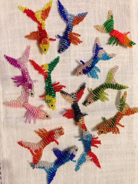 3d Bead Art, 3d Beaded Animals Patterns, Bead Animals Patterns, Patterns For Bracelets, Bead Sculpture, Pony Bead Animals, Beaded Fish, Jewels Diy, Seed Bead Crafts