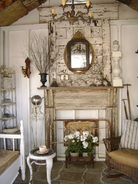 Shabby Chic Fireplace, Farmhouse Mantle Decor, Farmhouse Mantle, Cottage Decorating, Fireplace Mantle Decor, Antique Booth, Booth Displays, Casa Country, Fireplace Mantel Decor