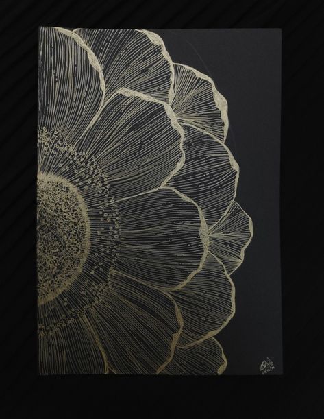 Floral illustration on black paper White Paint On Black Paper, White Gel Pen Art Black Paper, Zentangle On Black Paper, White Pen Art On Black Paper, Drawings On Black Paper, Disc Dyeing, Art On Black Paper, Black Paper Art, Door Drawing