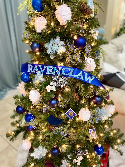 A bit of blue and white to my theme. Ravenclaw Christmas Tree, Ravenclaw Christmas, Bus Life, Harry Potter Christmas, My Themes, Ravenclaw, Christmas Ideas, Christmas Decor, Harry Potter