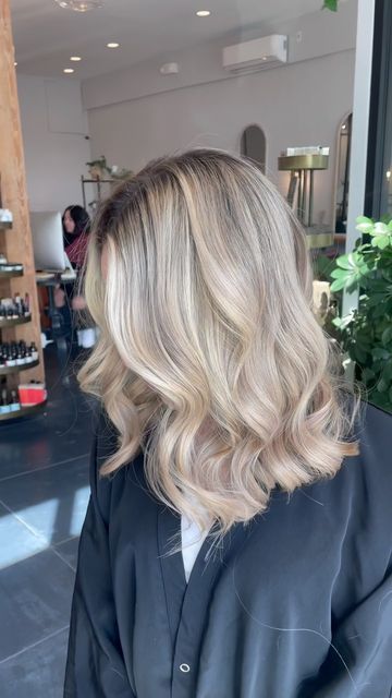 The Hair Parlor on 8th on Instagram: "Blonde transformation! ⚡️💫✨ This full head of highlights, and haircut was created by Andrew at #theHAIRPARLORon8th 💯 . . . . #hair #hairstyle #blonde #highlights #brightblonde #foilhighlights #nofilter #modernsalon #americansalon #behindthechair #hairaddict #losangeles #hollywood #socal #lahair #lasalon #follow #hairinspiration #redken #davines #olaplex #perfecthair #salonlife #hairofinstagram #followforfollow #instagood #likeforlike" Full Head Blonde Highlights Short Hair, Full Head Blonde Foils, Hairstyle Blonde Highlights, Full Foil Highlights Blonde, Full Head Blonde Highlights, Full Head Foils, Full Head Blonde, Full Head Of Highlights, Head Of Highlights