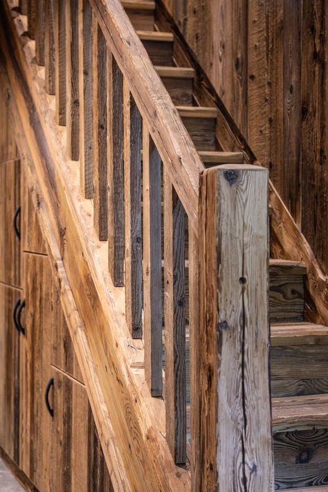 Rustic Staircase Design, Loft Railing Ideas, Cabin Stairs, Basement Steps, Loft Railing, Cabin Build, Daylight Basement, Rustic Staircase, Horse Clothing