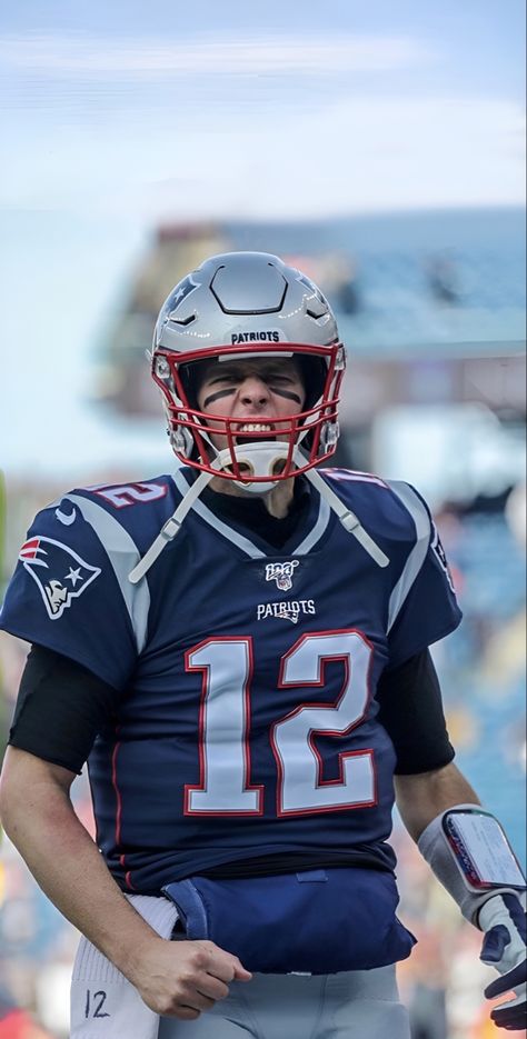 Tom Brady Wallpaper, Patriots Wallpaper, Tom Brady Football, Tom Brady Patriots, Patriots Football, Football Pictures, Football Wallpaper, Tom Brady, Sport Gym