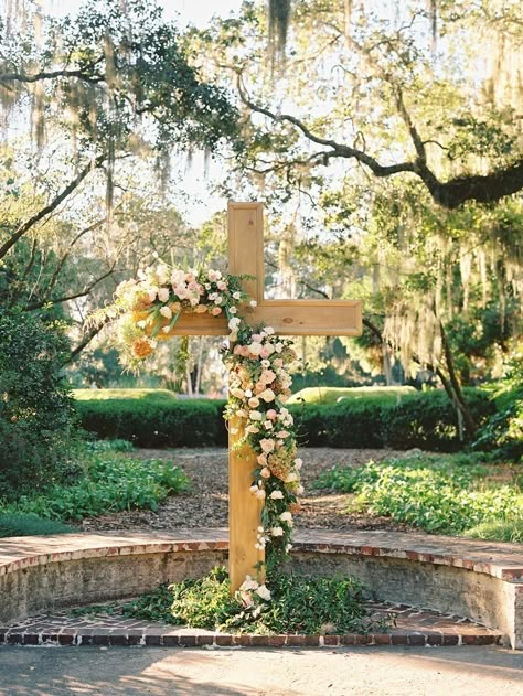 Wedding Backdrop Head Table, Backdrop Head Table, Head Table Wedding Backdrop, Rustic Wedding Table Setting, Sunflower Wedding Bouquet, Table Garland, Garland Backdrops, Wedding Cross, Crosses Decor