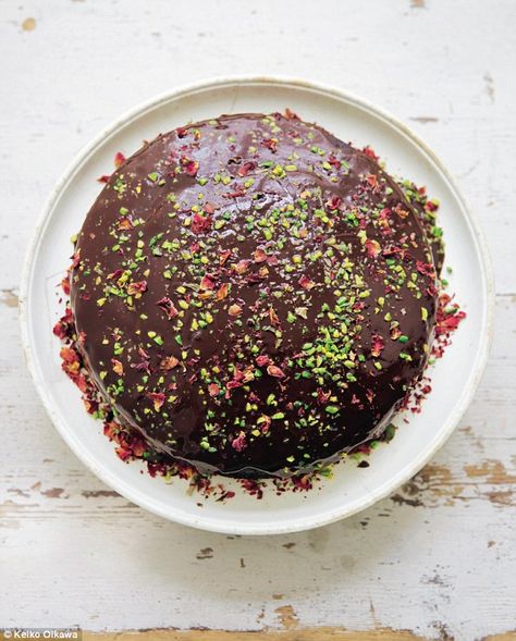 Nigella Chocolate Cake, Simply Nigella, Best Ever Chocolate Cake, Vegan Chocolate Cake Recipe, Fudgy Cake, Perfect Chocolate Cake, Vegan Chocolate Cake, Best Chocolate Cake, Nigella Lawson