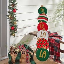 Wooden Ornament Door Hanger, Porch Ornaments, Holiday Paintings, Diy Privacy Fence, Christmas Signs Diy, Christmas Boards, Tis The Season To Be Jolly, Holiday Painting, Ornaments To Make