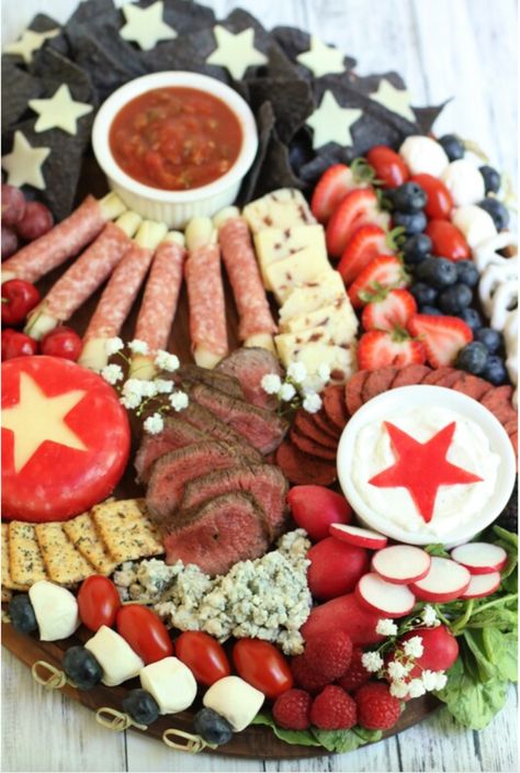 Patriotic Charcuterie Board Ideas, Patriotic Charcuterie Board, Sweet Boards, Snack Boards, Cheese And Fruit, July Desserts, Patriotic Food, 4th Of July Desserts, Charcuterie Inspiration