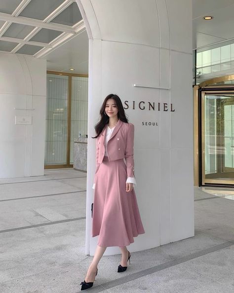 Classy Korean Dress, Smart Casual Dresses For Women, Hepburn Style Outfits, Korean Modest Fashion Outfit, Modest Korean Fashion, Korean Fashion Dress Elegant, Korean Dress Elegant, Skirt Outfits Korean, Stile Hijab