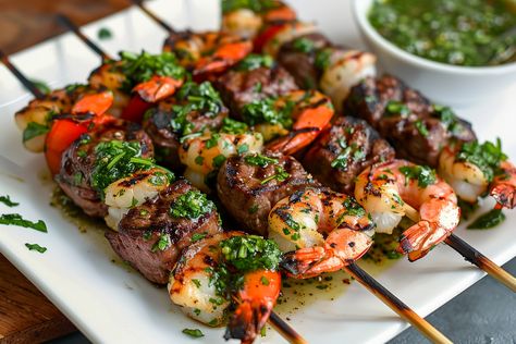 Skewers: Surf & Turf Meets Chimichurri - Miarecipes Marinated Steak Recipes, Chicken Scampi, Steak Kabobs, Steak Dishes, Steak And Shrimp, Ina Garten Recipes, Surf Turf, Surf And Turf, Beef Sirloin