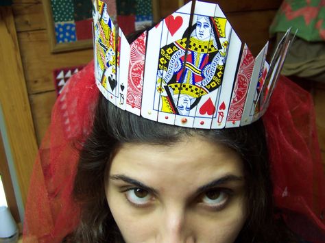 Cool Alice Crown Deck Of Cards Crown Diy, Bookstagram Props, King Of Hearts Costume, Card Crown, Deck Of Card, Playing Card Costume, Playing Card Crafts, Diy Tiara, 52nd Birthday