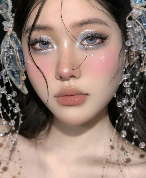 Unlucky Morpheus, Cute Eyeshadow Looks, Doll Eye Makeup, Rave Makeup, Ulzzang Makeup, Hooded Eye Makeup, Ethereal Makeup, Fairy Makeup, Colorful Eye Makeup