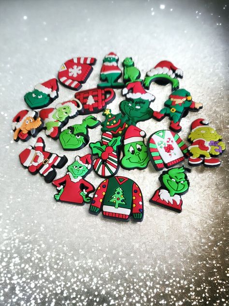 Croc Jibbitz Ideas, Grinch Shoes, Croc Decorations, Jibbitz For Crocs, Jibbitz Crocs, Crocs Shoe, Croc Jibbitz, Charms For Crocs, Shoe Decorations