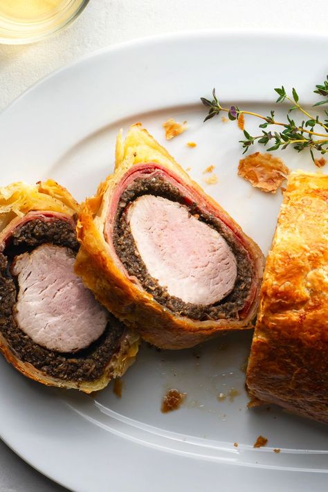 Make Pork Tenderloin Wellington With Easy Béarnaise sauce Sauce Pork Tenderloin Wellington Recipe, Pork Tenderloin Wellington, Pork Wellington, Béarnaise Sauce, Apple Pork Tenderloin, Apple Pork, Bearnaise Sauce, Tenderloin Recipes, Beef Wellington