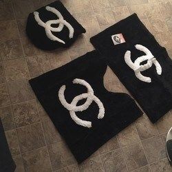 Modern Chanel Bathroom Set – Watimas Chanel Bathroom Decor, Chanel Bathroom Decor Ideas, Chanel Bathroom, Chanel Bedding, Chanel Bedroom, Black Rug Bedroom, Chanel Room, Chanel Decor, Chanel Print