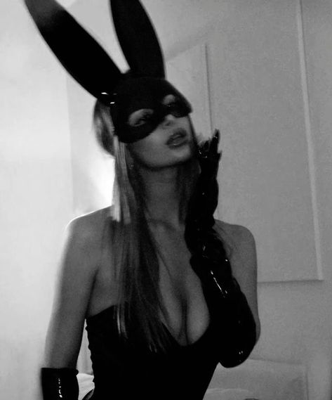 Classy Halloween Costumes, Bunny Mask, Pretty Halloween, Halloween Costume Outfits, Dark Feminine Aesthetic, Halloween Inspo, Fantasias Halloween, Playboy Bunny, Dangerous Woman