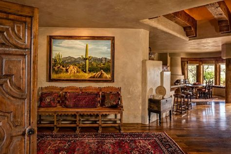 Top 10 Tucson Interior Designers Near Me - Decorilla Santa Fe Style Living Room, Loft Reading, Santa Fe Interior Design, Santa Fe Style Decor, Southwest Interior Design, Southwest Aesthetic, Southwest Interior, Southwestern Homes, Wood Ceiling Panels